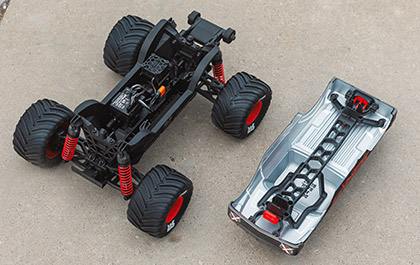 SPEKTRUM 2.4GHz SLT2 TRANSMITTER