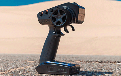 SPEKTRUM DX3 2.4GHz TRANSMITTER & SR6200 AVC RECEIVER